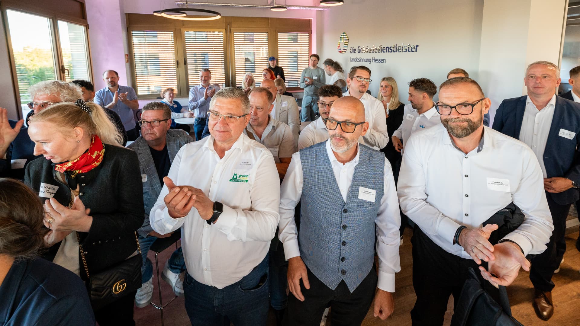 Applaus im Kreis der Gäste
